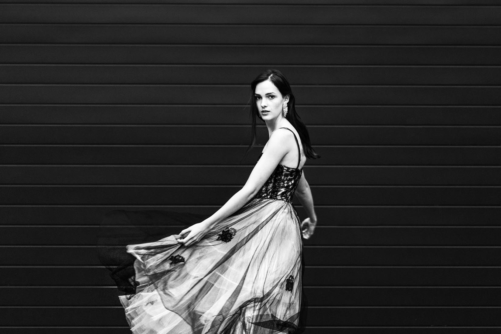 fotostrecke mit tollem model in high fashion ballet kleid produziert von fotografen aus österreich