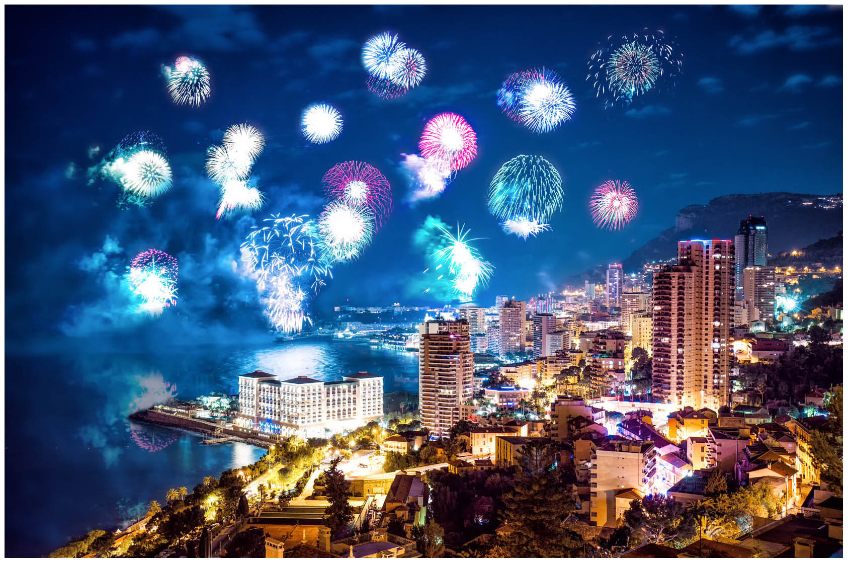 Monte-Carlo, Monaco zu Neujahr mit Feuerwerk | Frankreich